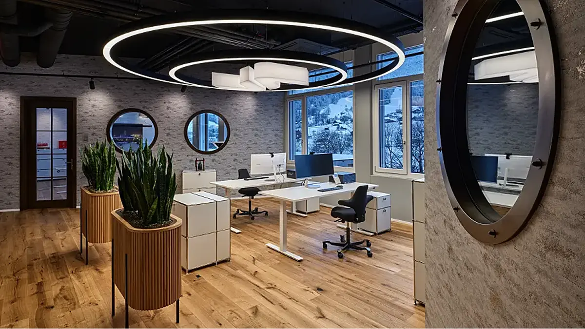 Individuelle Lichtlösungen für Büro und Schule